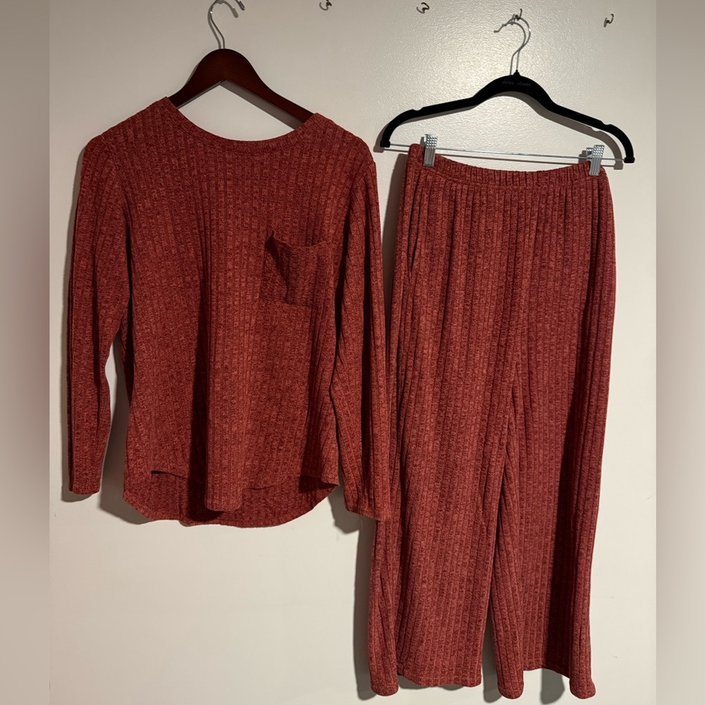Ribbed Knit Loungewear Set - great condition!!